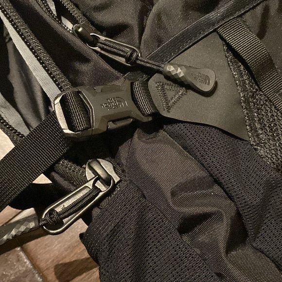 NWT North face backpack recon black Laptop School Hiking Camping NF0A5IW14H0-OS - Picture 7 of 8